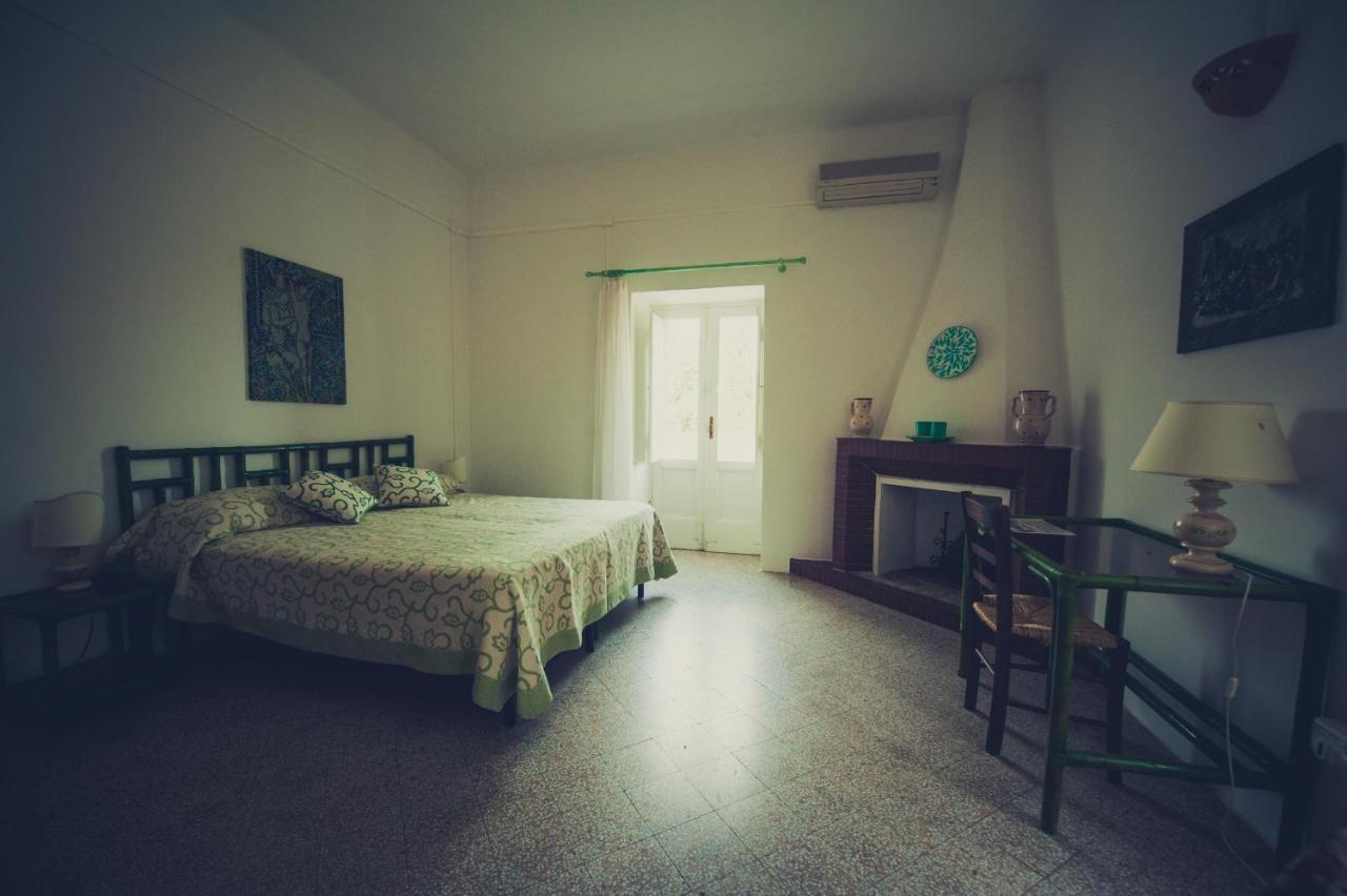 Masseria Perronello Country House กัสเตลลาเนตา มารีนา ภายนอก รูปภาพ